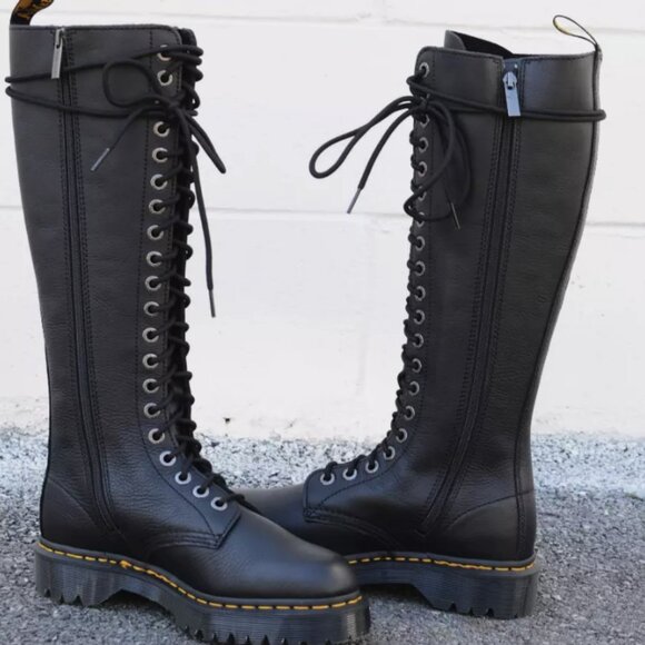 DR MARTENS 1B60 LEATHER VIRGINIA KNEE HIGH BOOTS MSRP$280 SOFT+SUPER COMFORTABLE - Picture 5 of 16